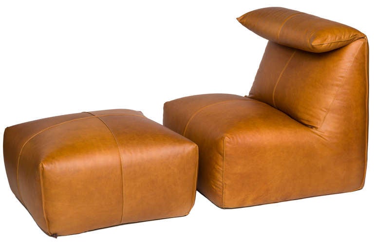 Mario Bellini. Le Bambole chair and ottoman

B&B Italia
Italy , 1972
buffalo leather
32