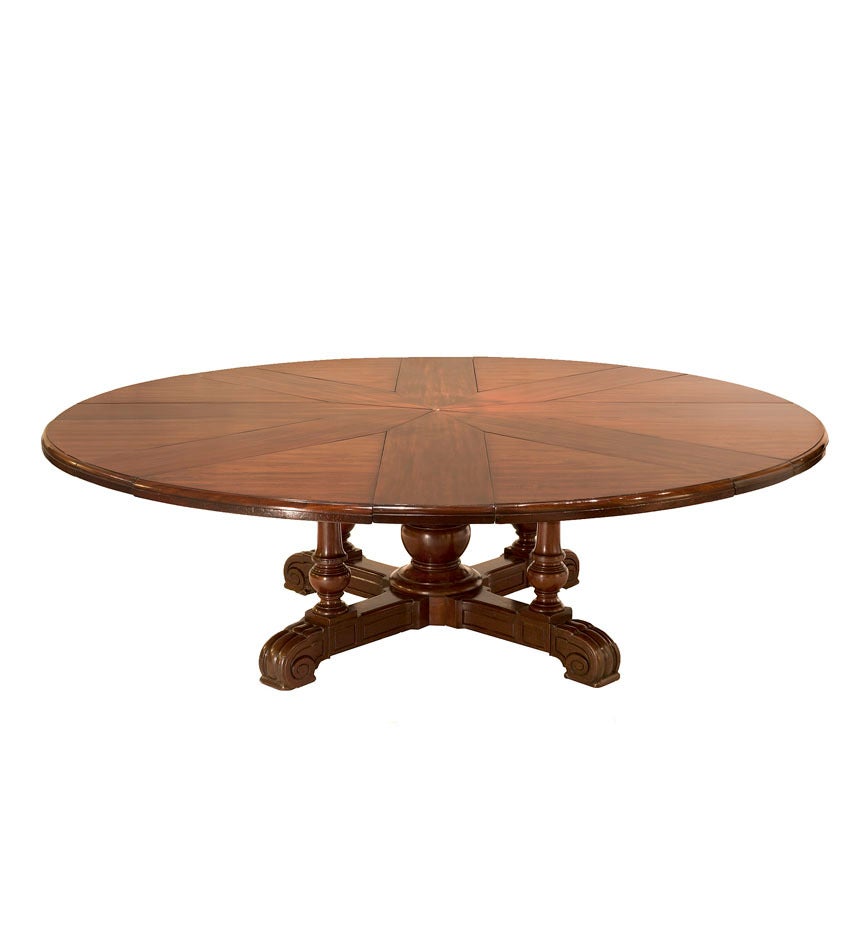 A William IV mahogany circular extension dining table. For Sale