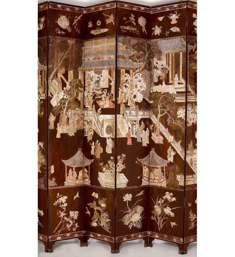 Chinese Coromandel 12-Panel Screen In Excellent Condition For Sale In New York, NY