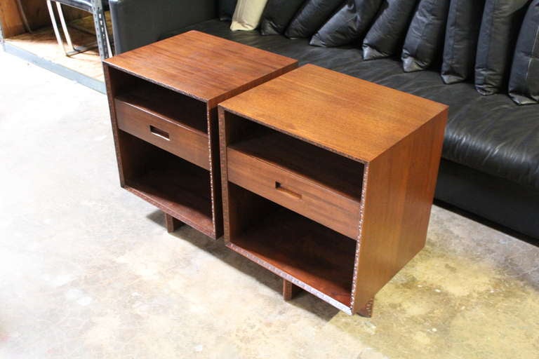 Pair of Bedside Tables by Frank Lloyd Wright for Henredon In Excellent Condition In Dallas, TX