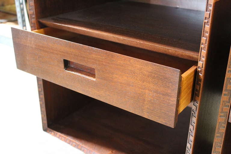 Mid-20th Century Pair of Bedside Tables by Frank Lloyd Wright for Henredon