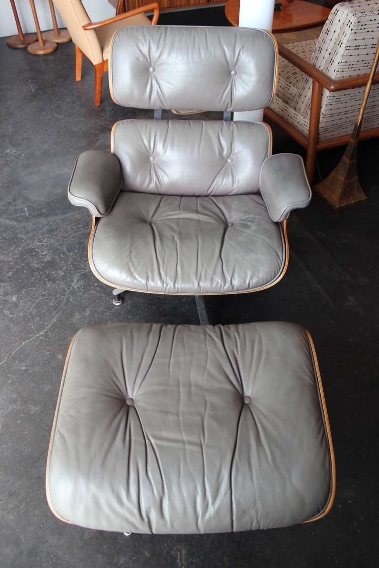 Mid-Century Modern Original Rosewood and Grey Leather Eames Lounge Chair and Ottoman