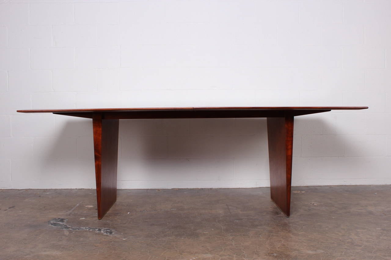 Walnut Dining Table by Edward Wormley for Dunbar In Excellent Condition In Dallas, TX