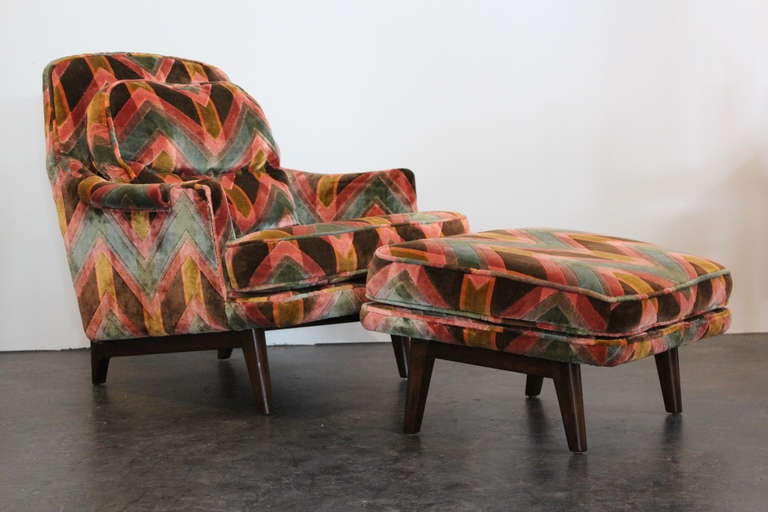 Lounge Chair and Ottoman by Roger Sprunger for Dunbar In Good Condition In Dallas, TX