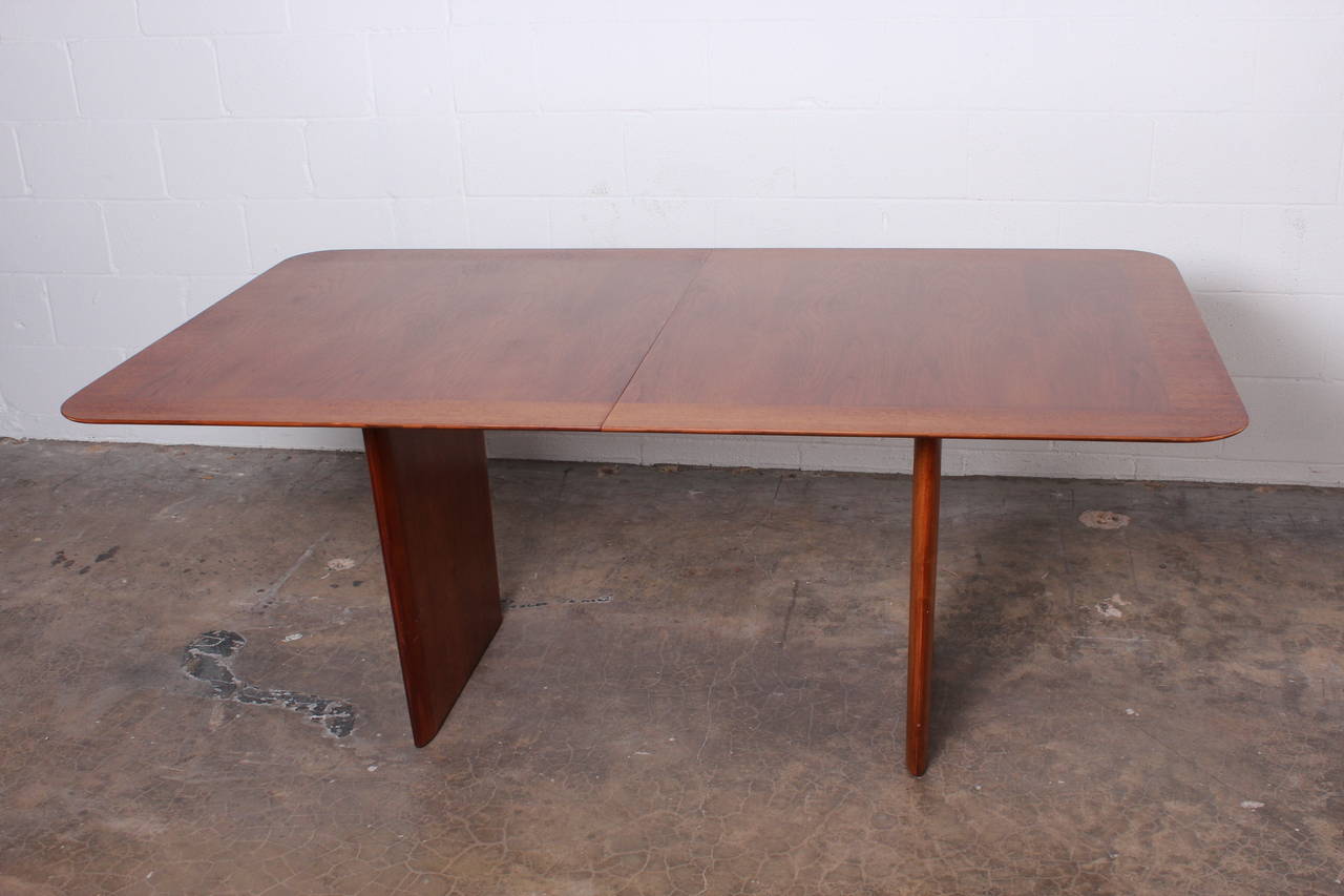 Walnut Dining Table by T.H. Robsjohn-Gibbings In Excellent Condition In Dallas, TX