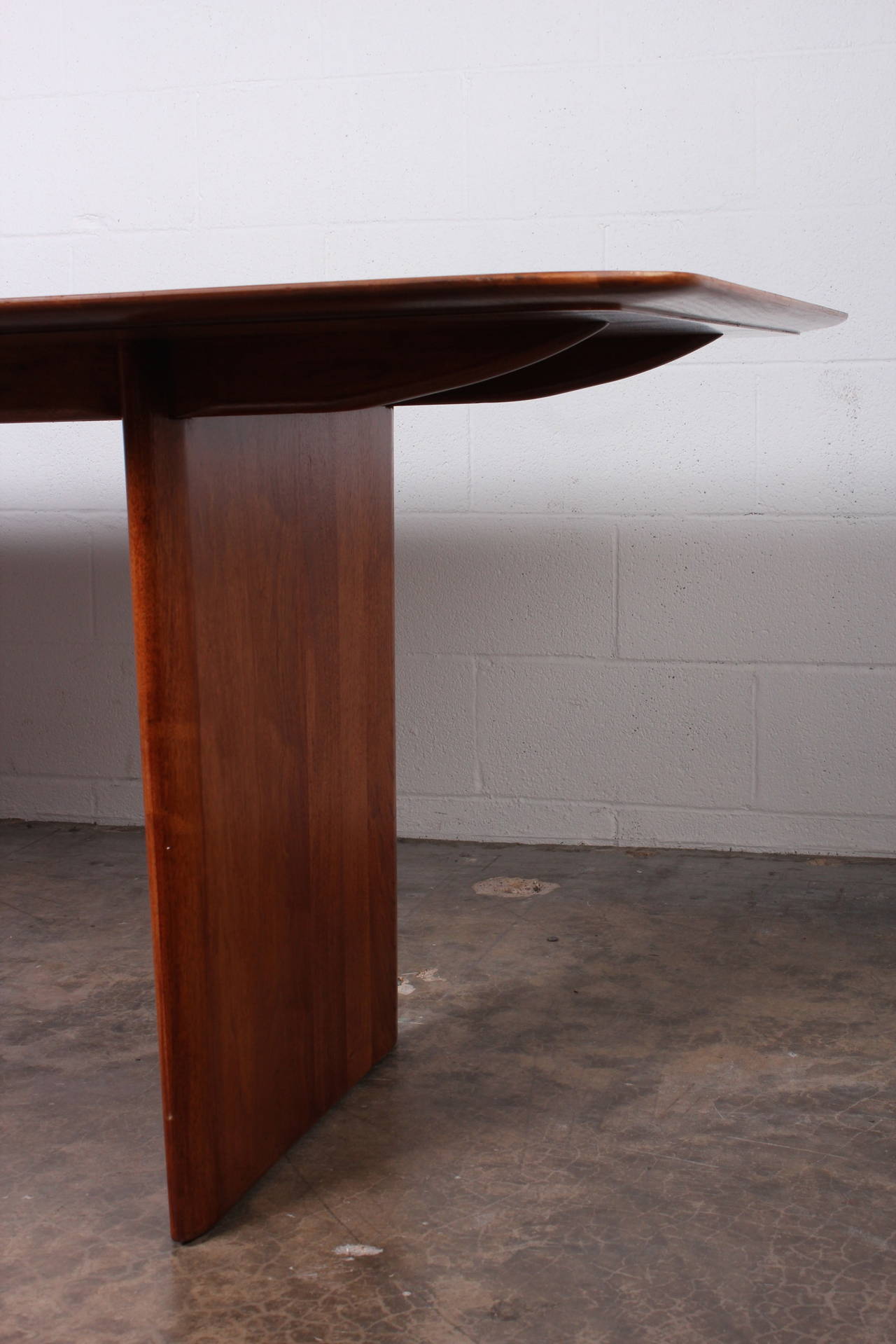 Walnut Dining Table by T.H. Robsjohn-Gibbings 3