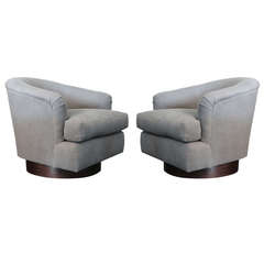 Pair of Swivel Lounge Chairs by Milo Baughman