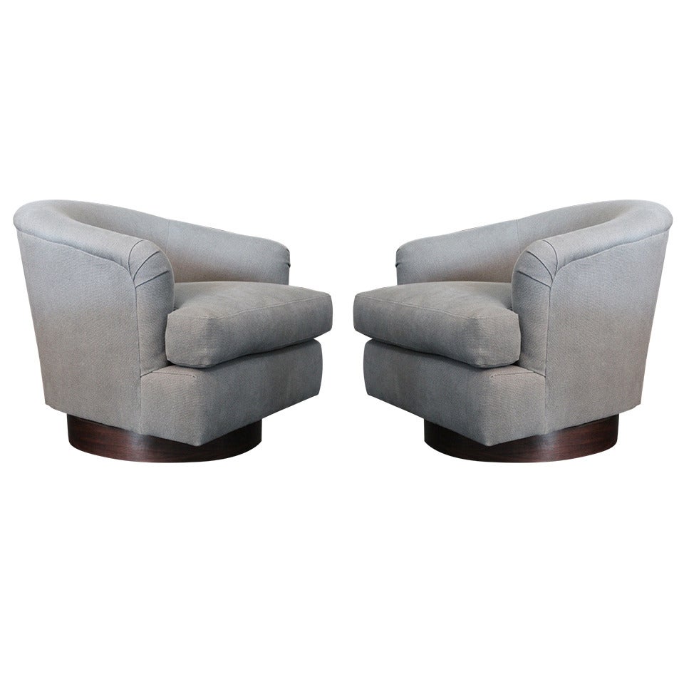 Pair of Swivel Lounge Chairs by Milo Baughman