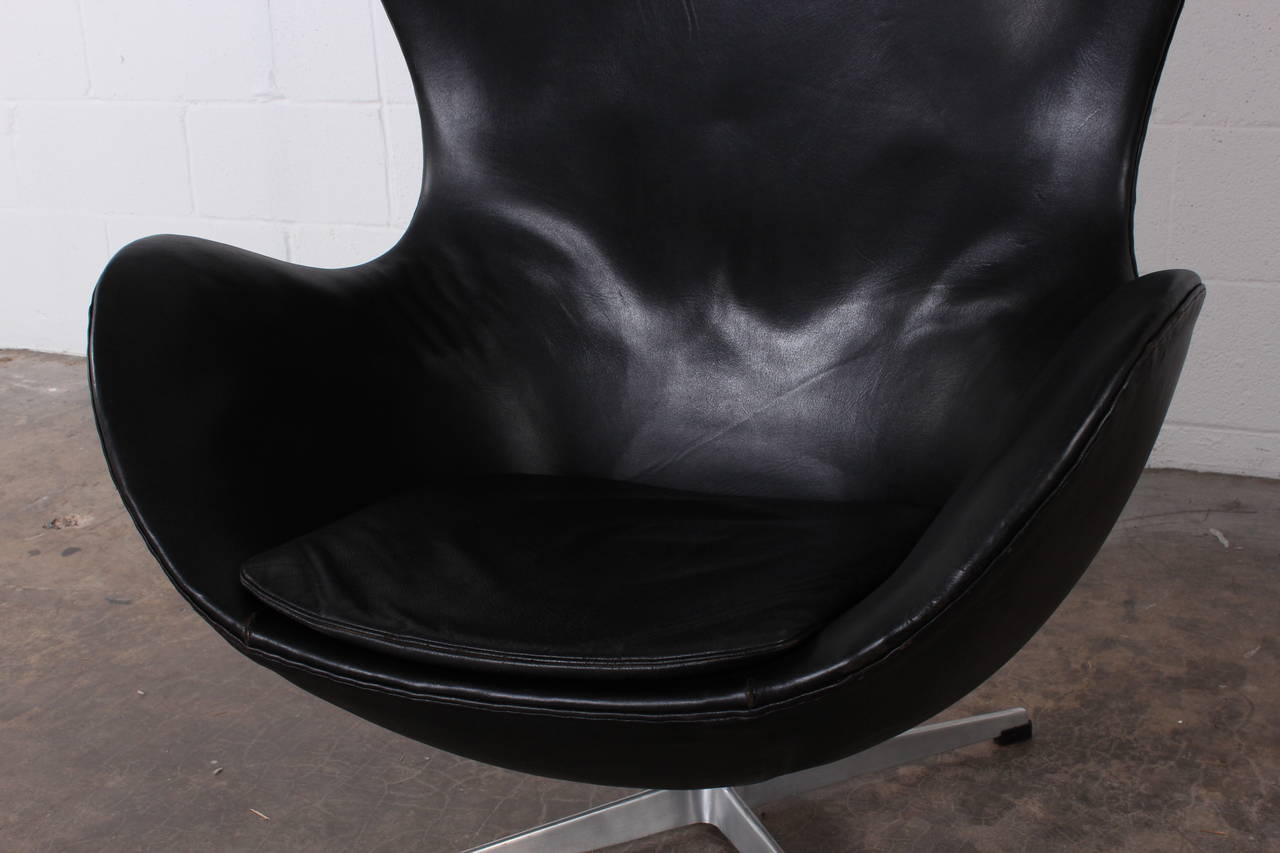 Egg Chair by Arne Jacobsen in Original Leather 1