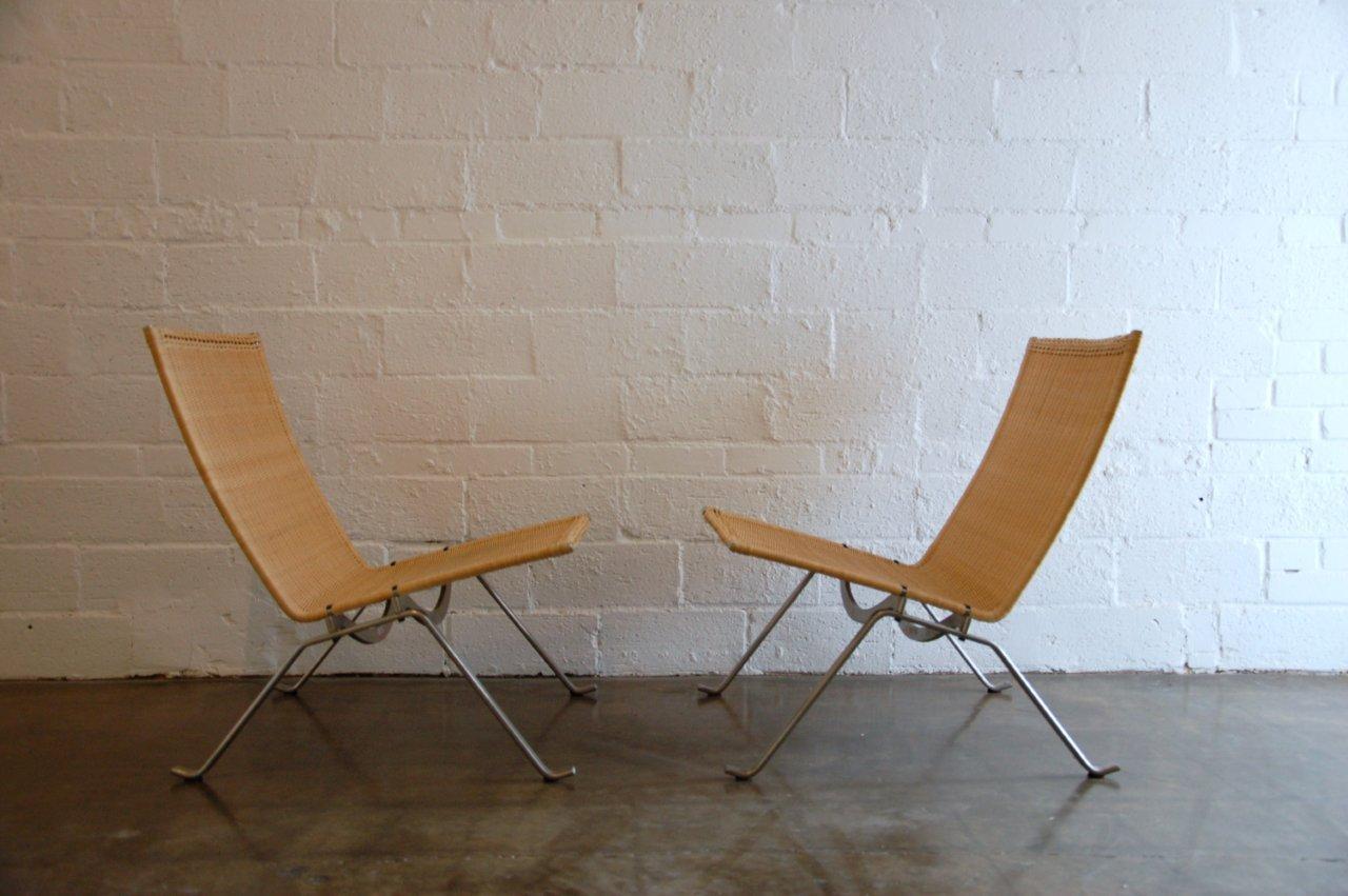 Ein Paar PK 22-Stühle von Paul Kjaerholm für Fritz Hansen