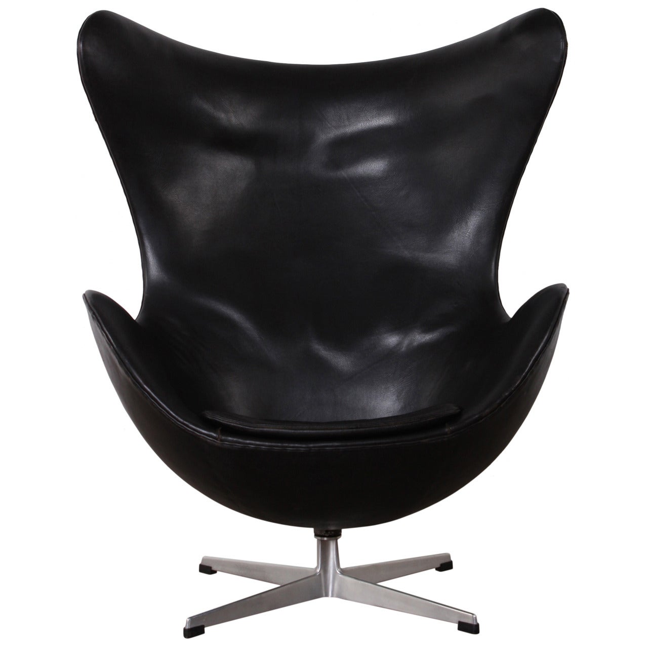 Egg Chair by Arne Jacobsen in Original Leather