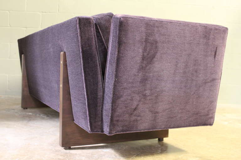 Split Arm Sofa by Edward Wormley for Dunbar 5