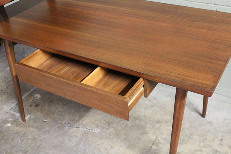 Rare Desk Designed by Bertha Schaefer for Singer and Sons In Good Condition In Dallas, TX