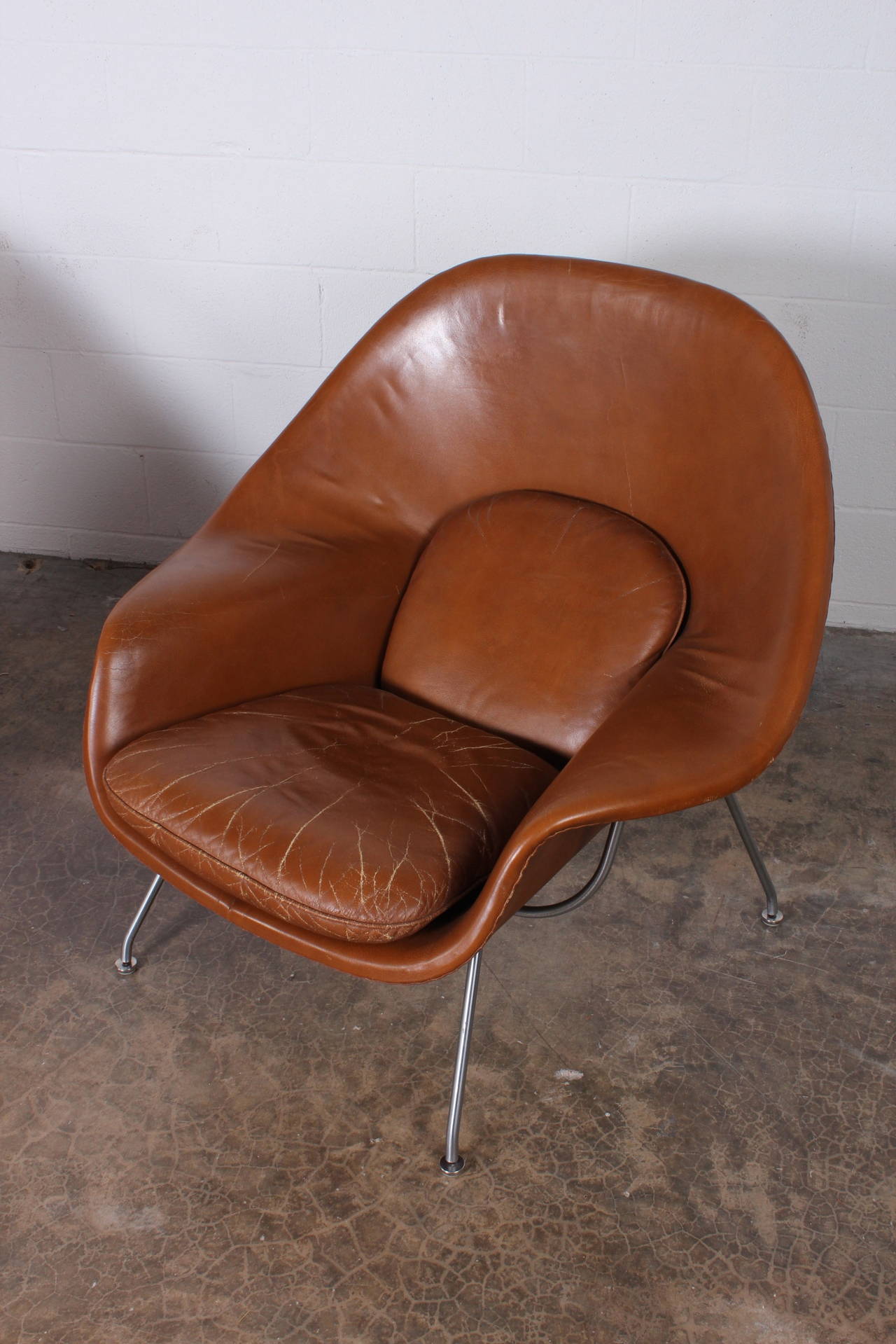 Mid-20th Century Pair of Early Womb Chairs by Eero Saarinen in Original Leather