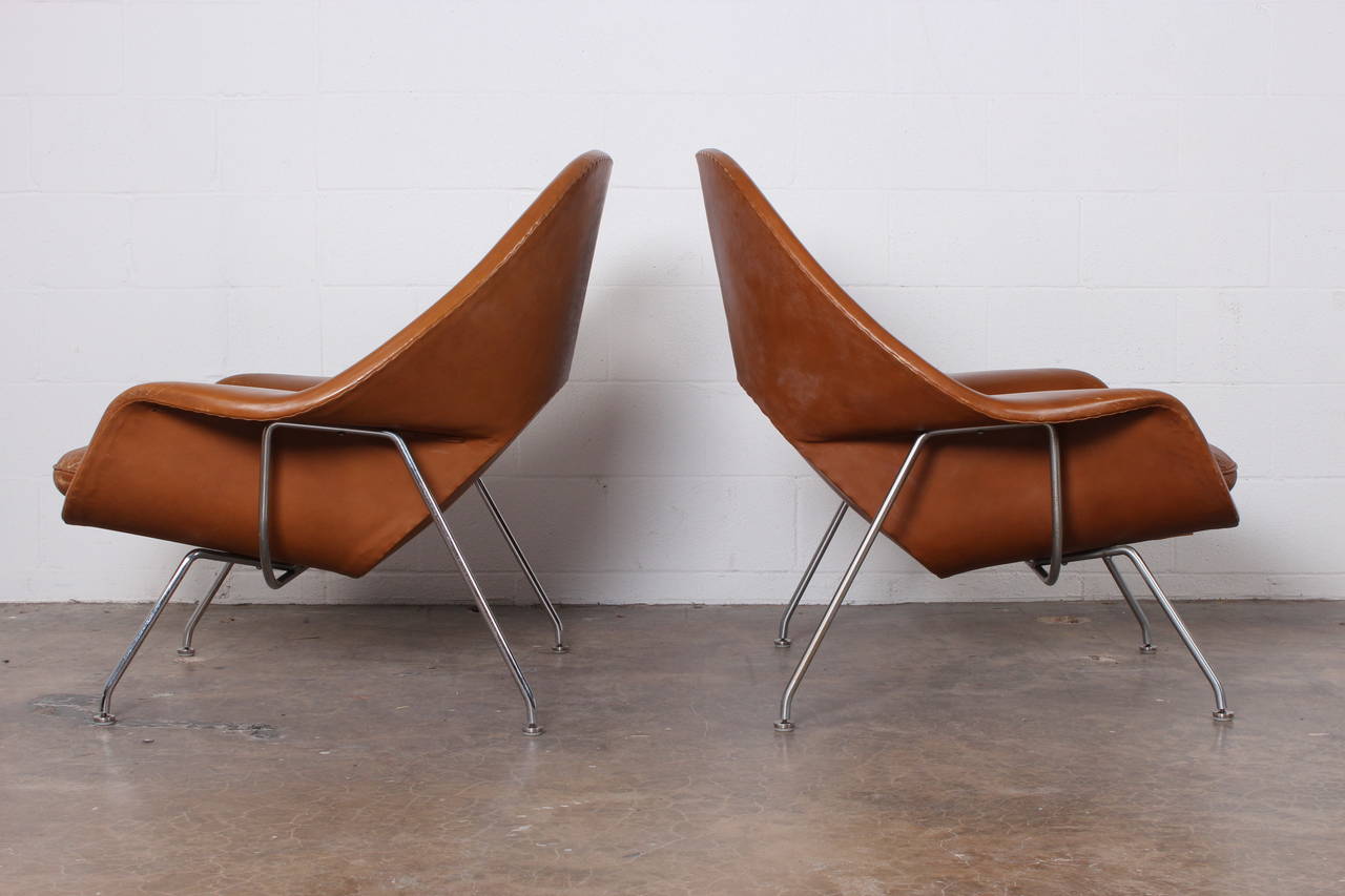 Pair of Early Womb Chairs by Eero Saarinen in Original Leather at