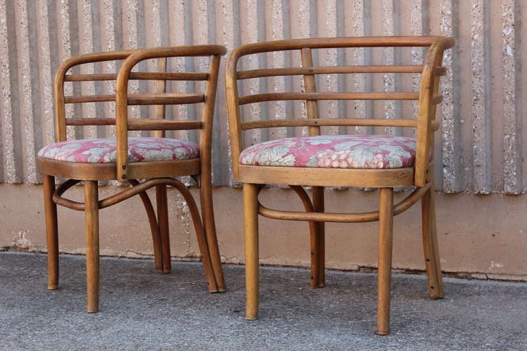 Mid-20th Century Set of Eight Dining Chairs by Thonet