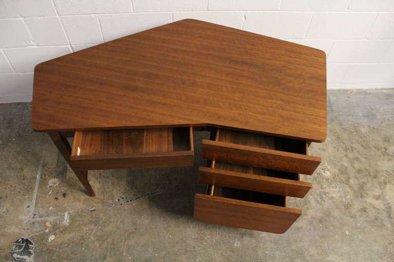Mid-20th Century Rare Desk by Bertha Schaefer for Singer and Sons