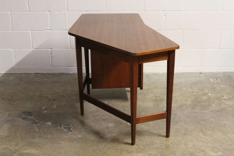Rare Desk by Bertha Schaefer for Singer and Sons 3
