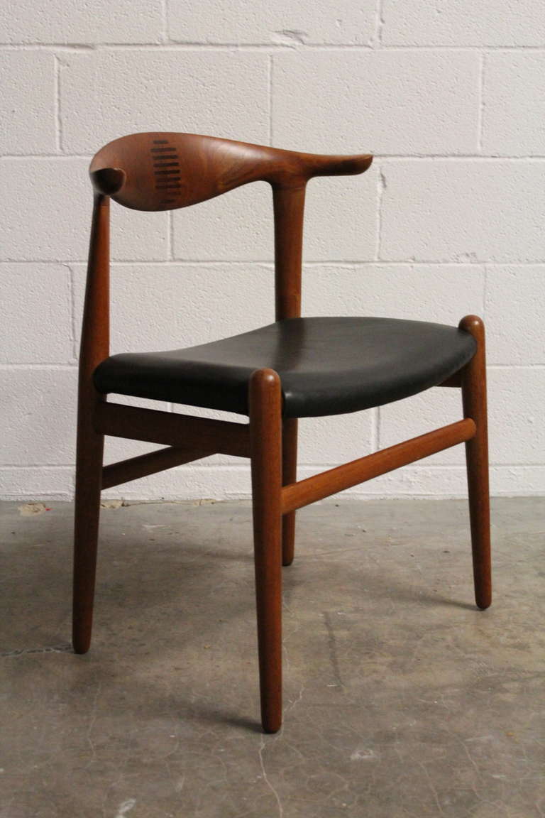 Danish Cowhorn Chair by Hans Wegner