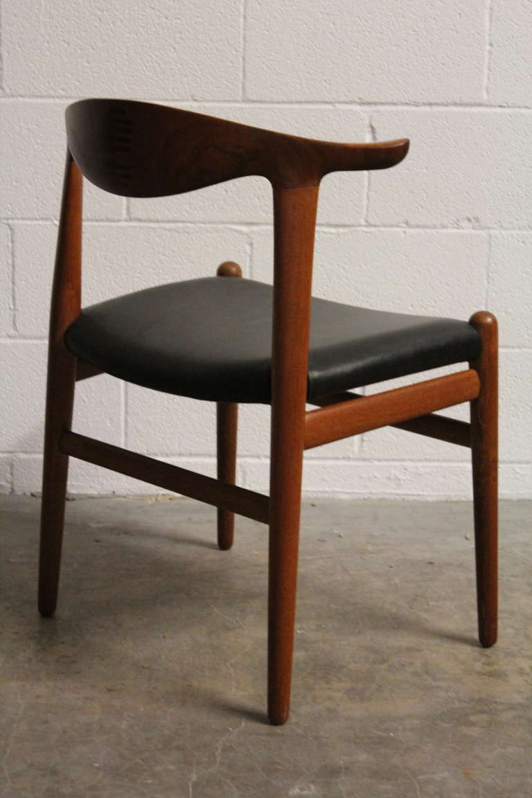 Cowhorn Chair by Hans Wegner 1