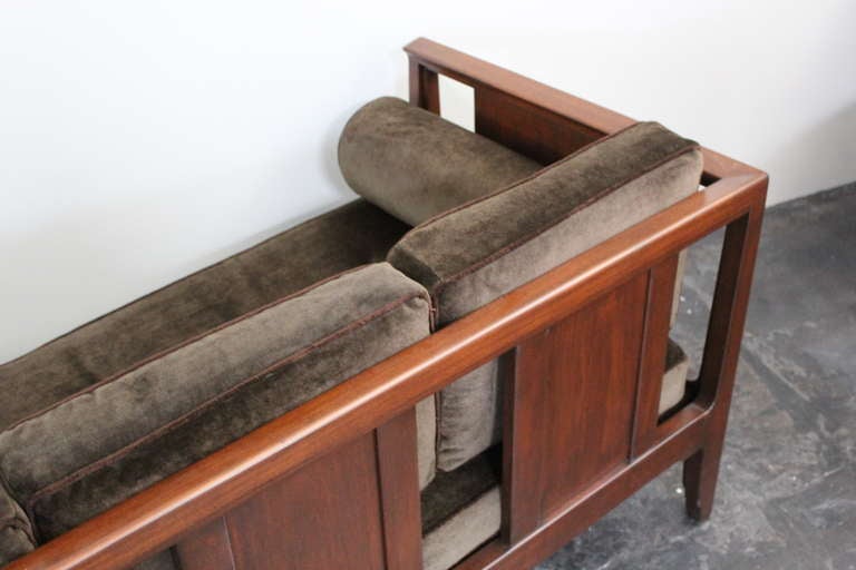 Rare sofa designed by Edward Wormley for Dunbar 5