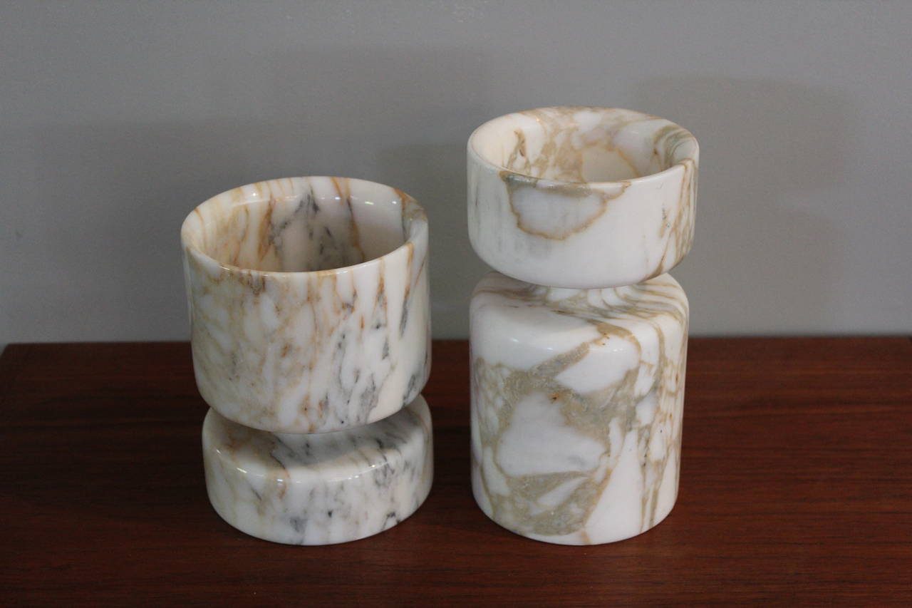 A pair of marble vases by Angelo Mangiarotti for Knoll.

Large: 5 dia x 9(h)
small: 5.5 dia x 7(h)