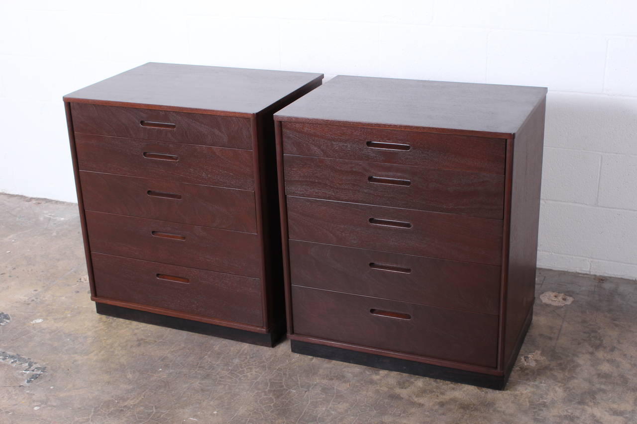 Pair of Nightstands by Edward Wormley for Dunbar In Good Condition In Dallas, TX