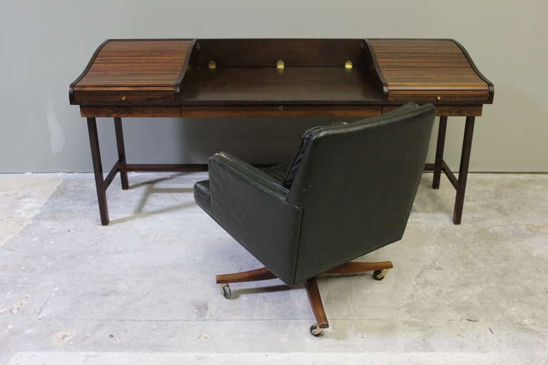 Rosewood Roll Top Desk by Edward Wormley for Dunbar In Good Condition In Dallas, TX