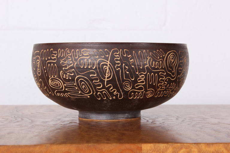 Early Sgraffito Bowl by Edwin and Mary Scheier In Excellent Condition In Dallas, TX