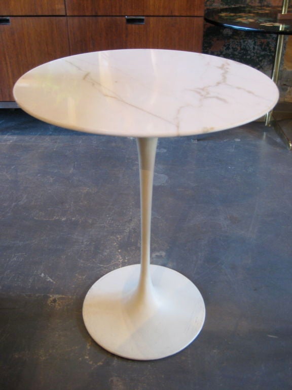 Mid-20th Century Marble top side tables by Eero Saarinen for Knoll
