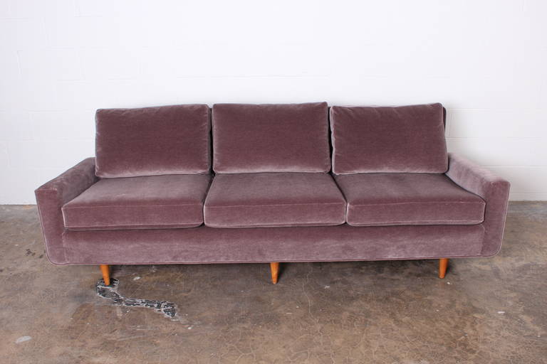 Early Florence Knoll Sofa in Mohair In Excellent Condition In Dallas, TX