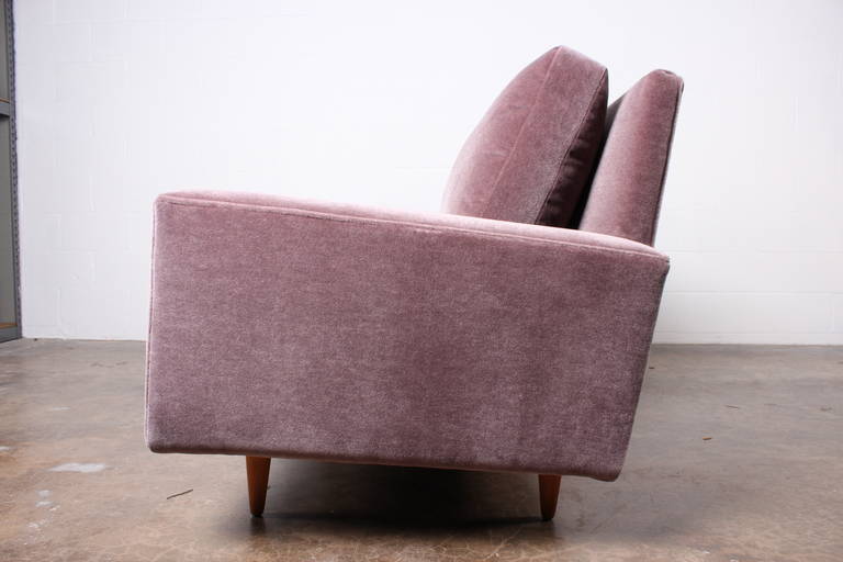 Early Florence Knoll Sofa in Mohair 4