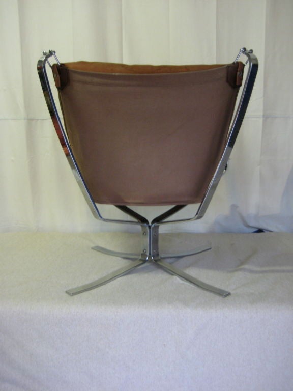 Pair of Falcon Chairs by Sigurd Russell 1