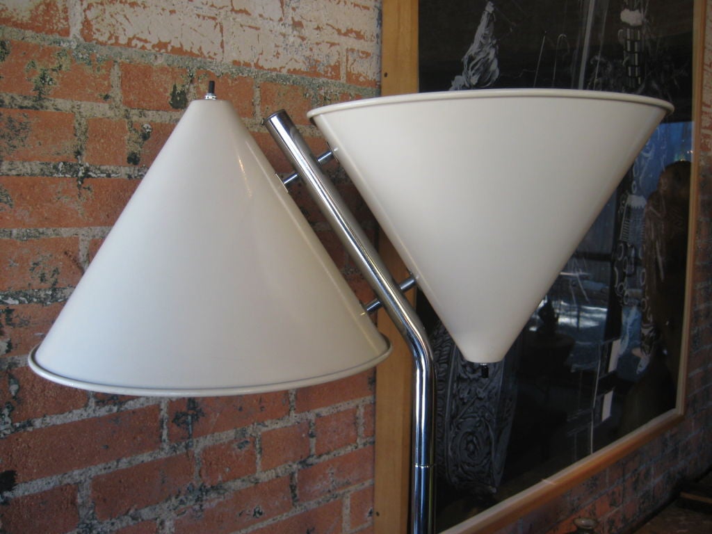Double cone floor lamp