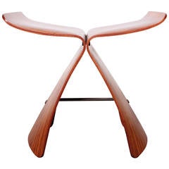 Tabouret "papillon" en bois de rose de Sori Yanagi (début du siècle)