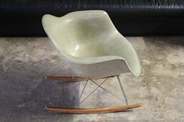 Early Rocking Chair by Charles Eames for Herman Miller In Good Condition In Dallas, TX