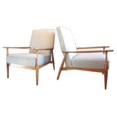 Pair of lounge chairs by Paul McCobb