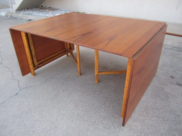 Maria expanding table designed by Bruno Mathsson 1