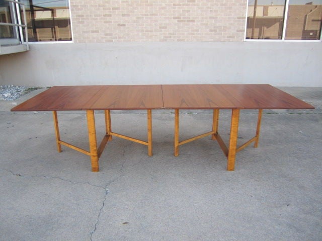 Maria expanding table designed by Bruno Mathsson 2