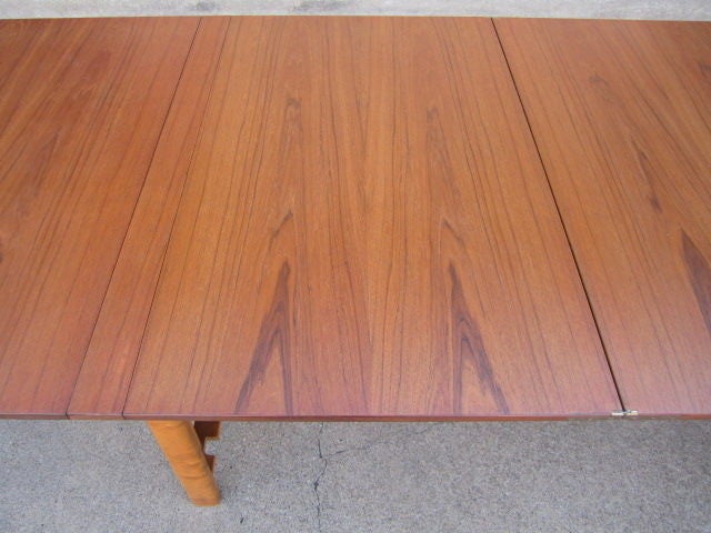 Maria expanding table designed by Bruno Mathsson 5