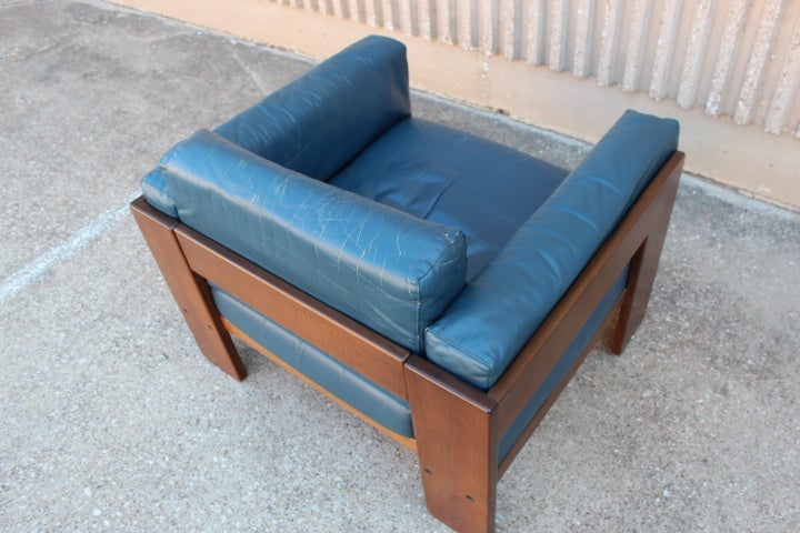 Pair of blue leather Bastiano lounge chairs by Tobia Scarpa 7