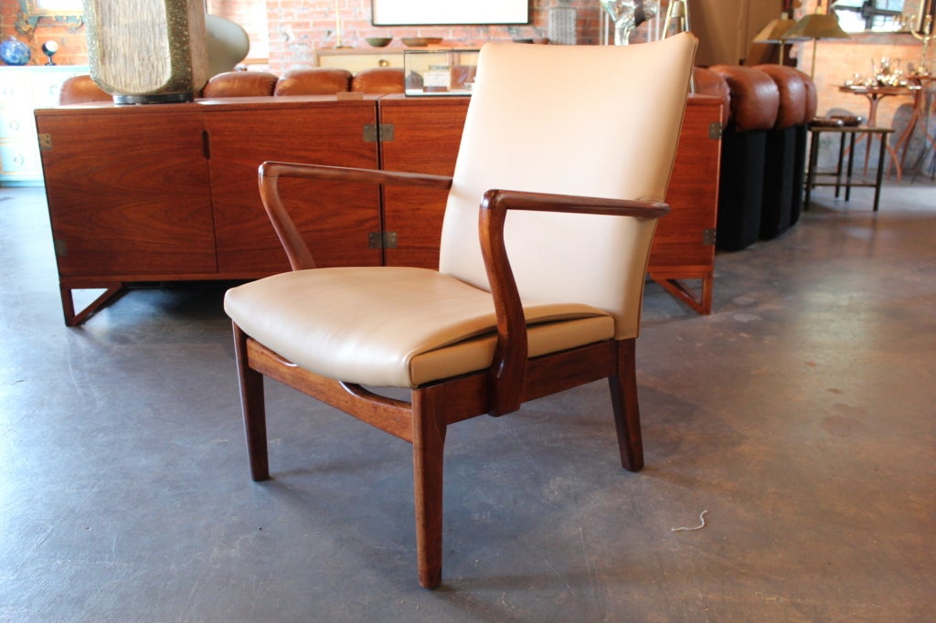 Mid-20th Century Pair of Lounge Chairs by Parker Knoll