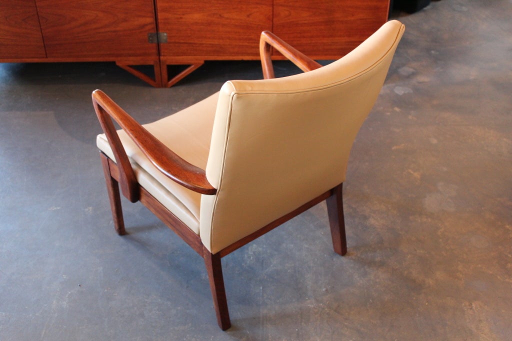 Pair of Lounge Chairs by Parker Knoll 3