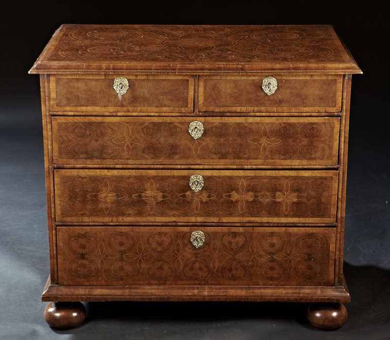 British Fine and Rare George I Oyster Veneered Walnut Chest of Drawers For Sale