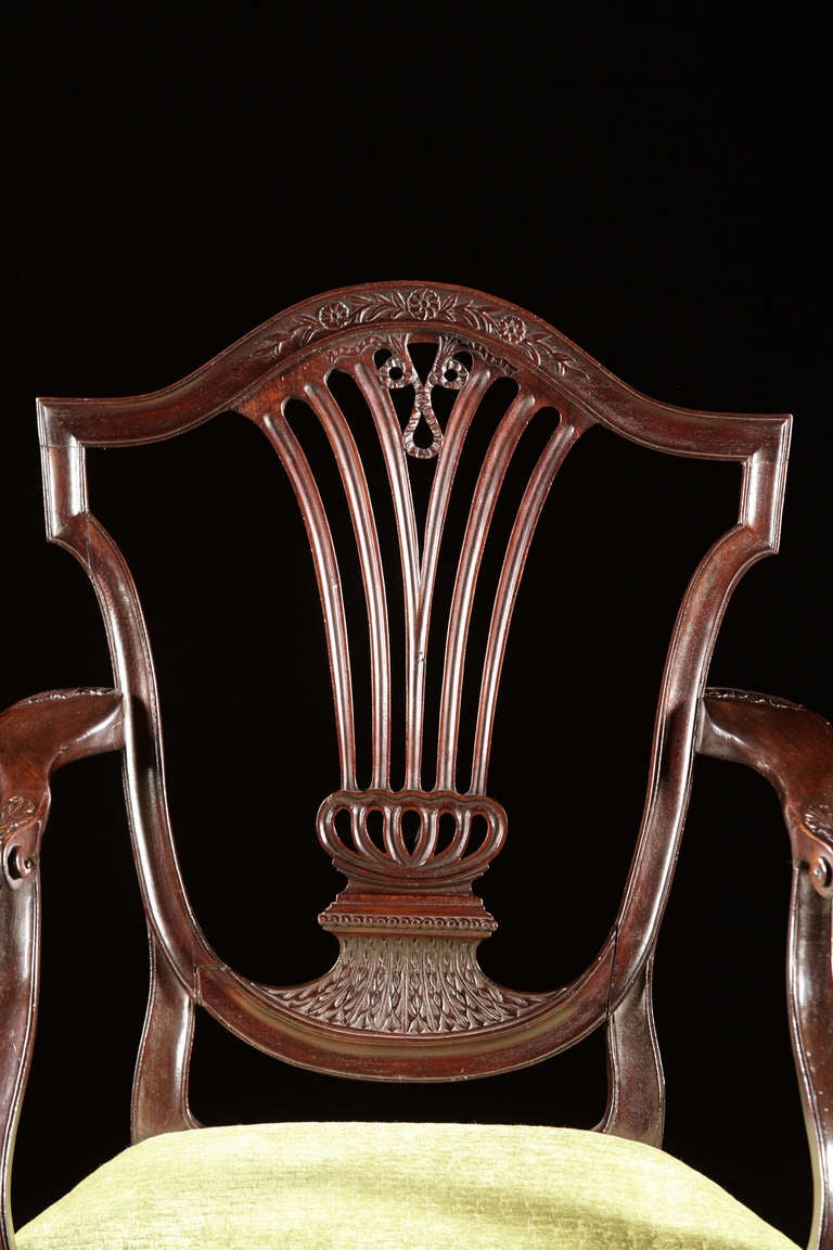Rare and Unusual Large Scaled 18th Century Carved Mahogany Armchair In Excellent Condition For Sale In Woodbury, CT