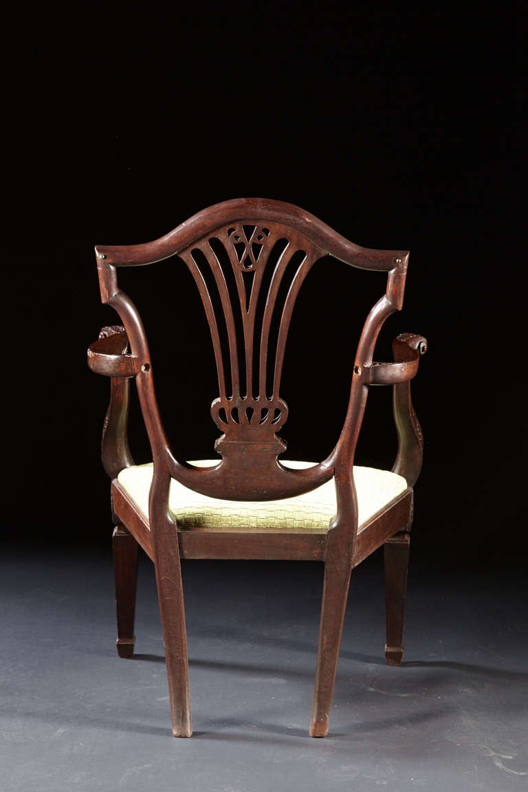 English Rare and Unusual Large Scaled 18th Century Carved Mahogany Armchair For Sale