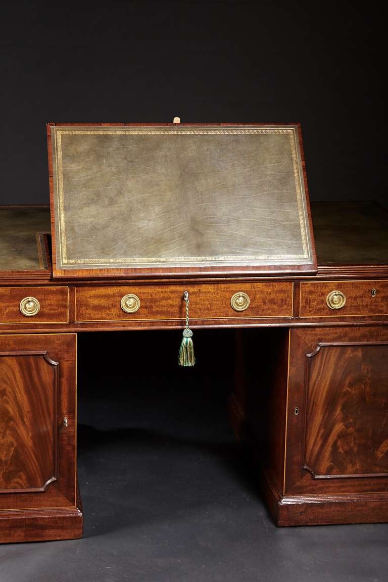 18th Century and Earlier Georgian Mahogany Pedestal Desk, circa 1800 For Sale