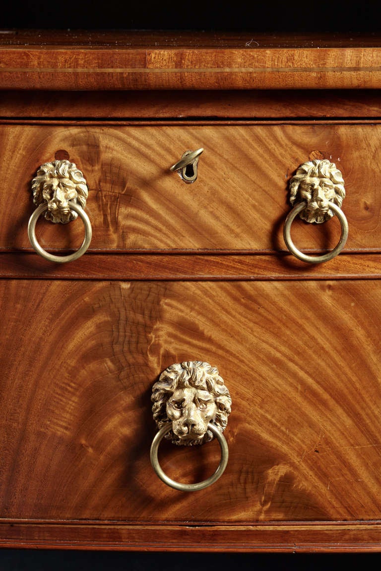 A George III Mahogany Sideboard with Gallery In Excellent Condition For Sale In Woodbury, CT