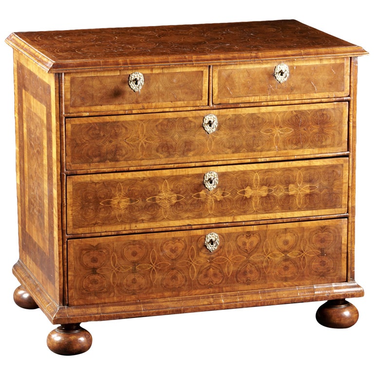 A George I/ William and Mary Oyster Veneer Chest of Drawers For Sale at ...