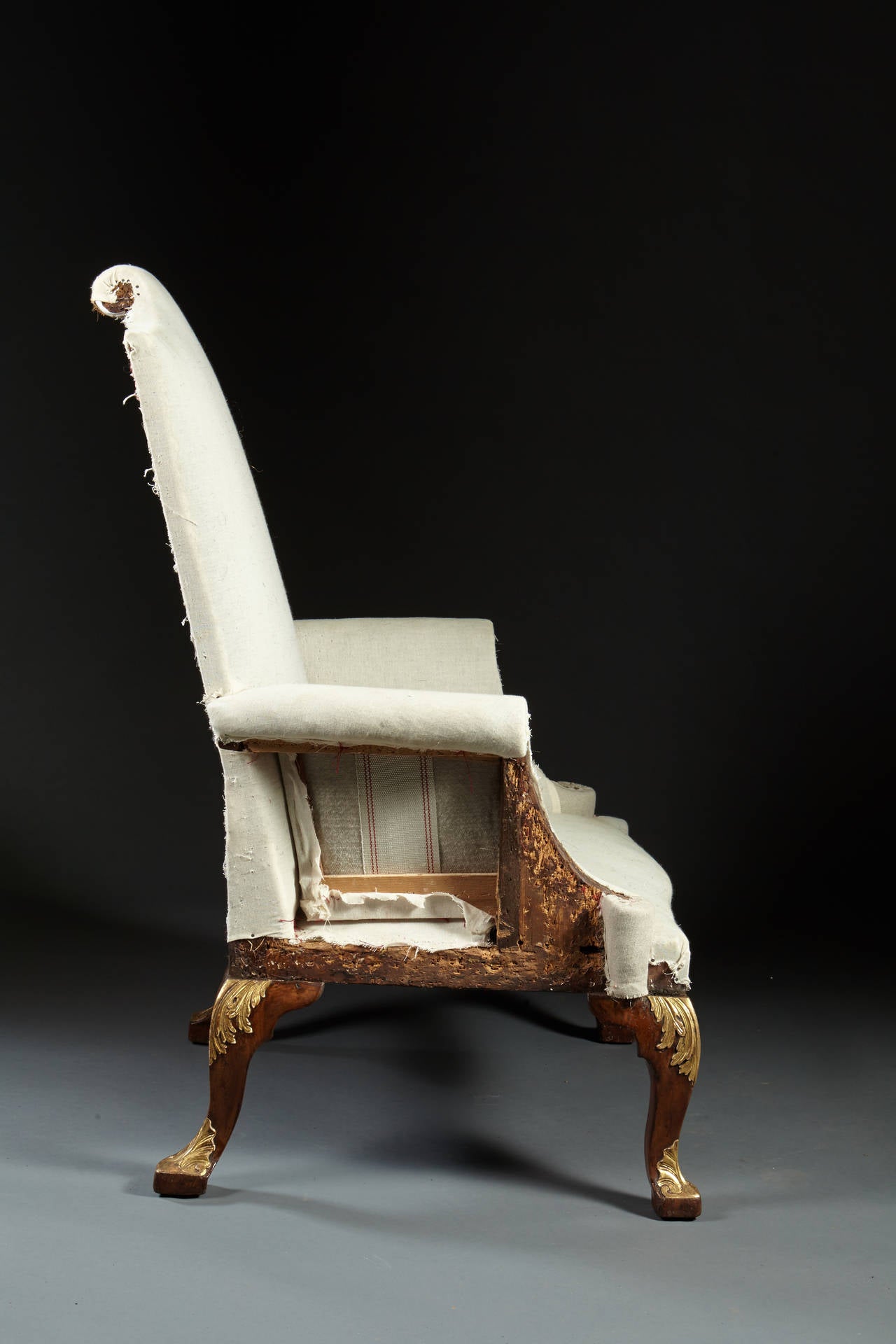 George II Important Early 18th Century Kentian Carved Walnut Wing Chair For Sale